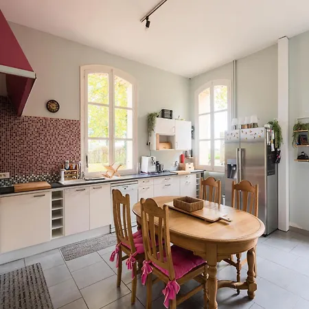 Villa Adjoining A Chateau Pouru-Saint-Remy