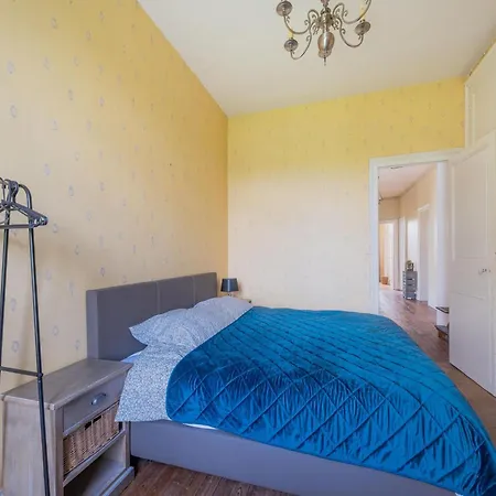 Adjoining A Chateau Villa Pouru-Saint-Remy