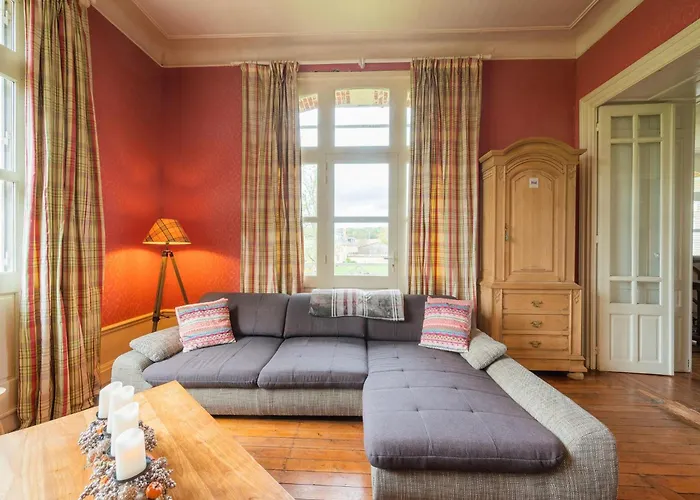 Villa Adjoining A Chateau Pouru-Saint-Remy