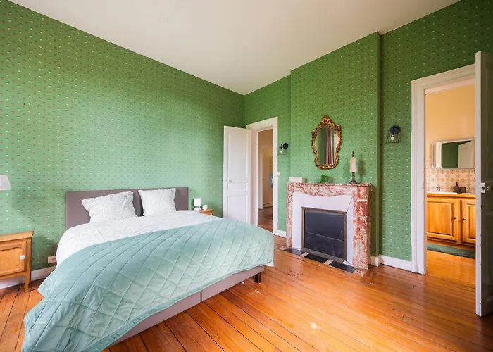 Adjoining A Chateau Villa Pouru-Saint-Remy